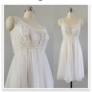 1950's Vanity Fair Babydoll Nightgown and Robe with Lace Bodice